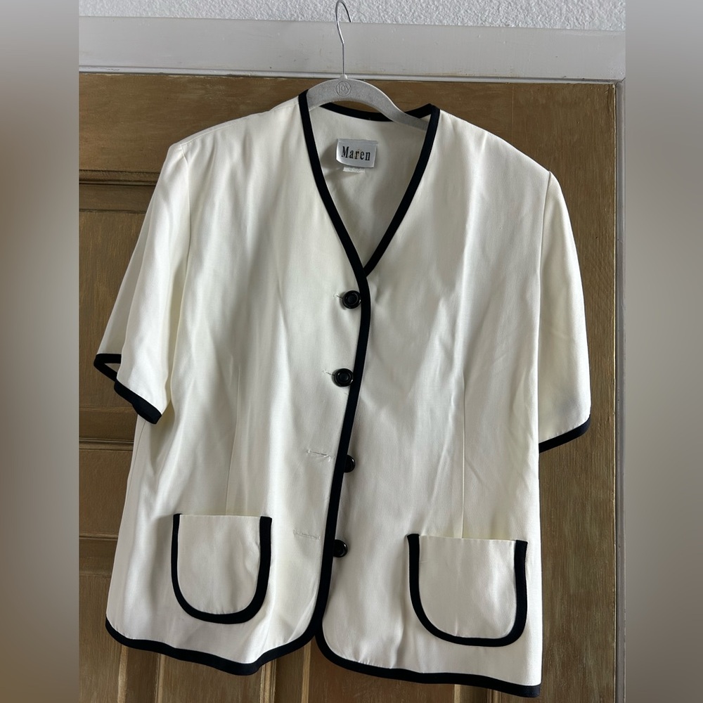 Vintage White and Black‎ Blazer